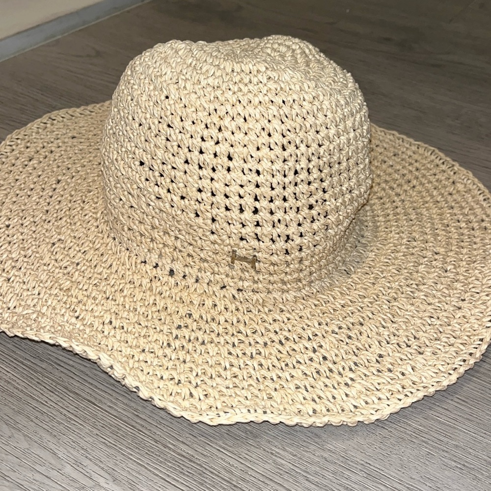 Like new H by Halston straw hat